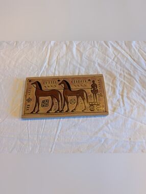 2/40$ Vintage Brown and Gold Horse Wall Plaque